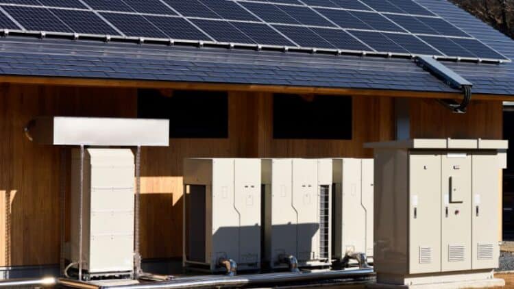 Comparing Solar Inverter and Normal Inverter: How to Choose?